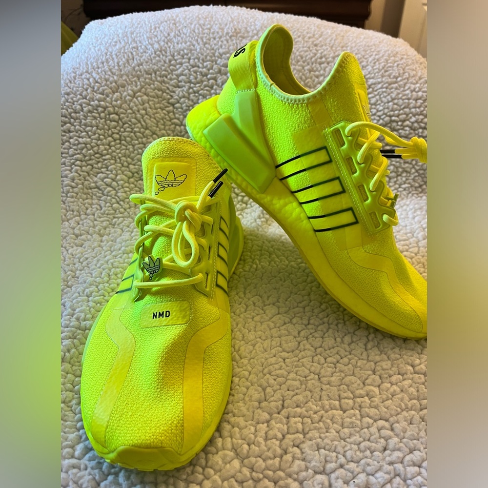 Adidas 2021 NMD R1 V2 J Solar Yellow